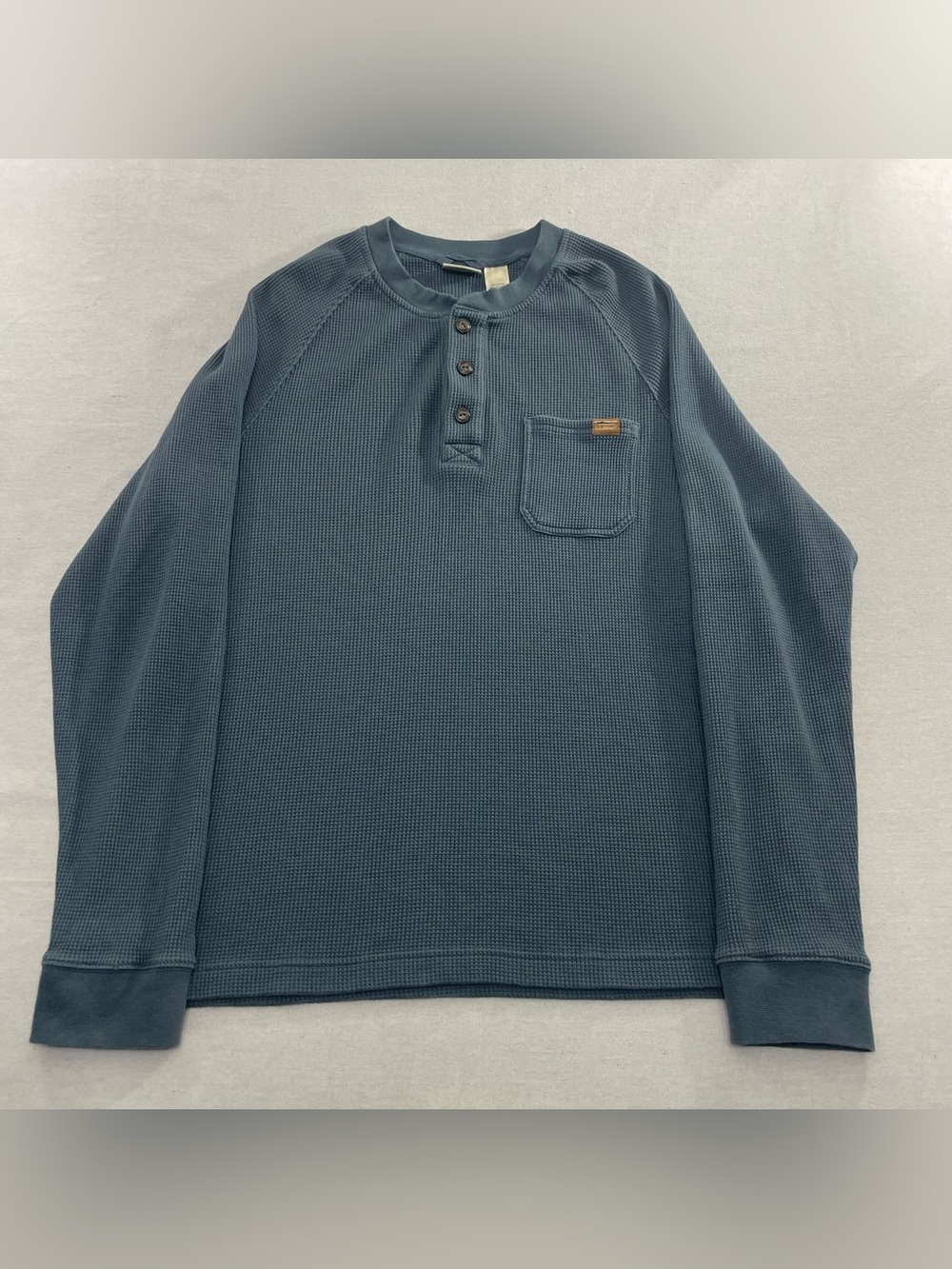 LL Bean BeanBuilt Men's Dusty Blue Waffle Thermal Texture Henley Sweater Logo L